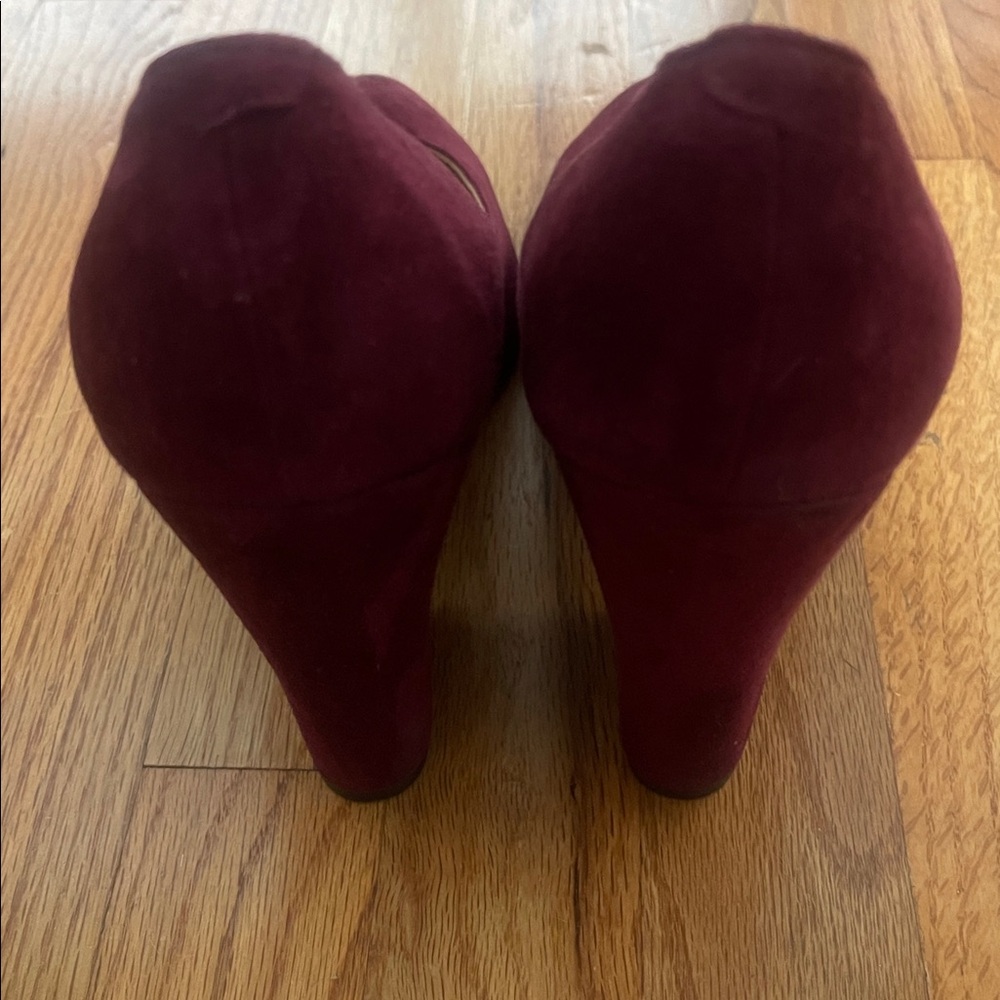 Marc Fisher Wine/Burgundy Suede Pointed Toe Pumps with Block Heel- - Picture 3 of 7